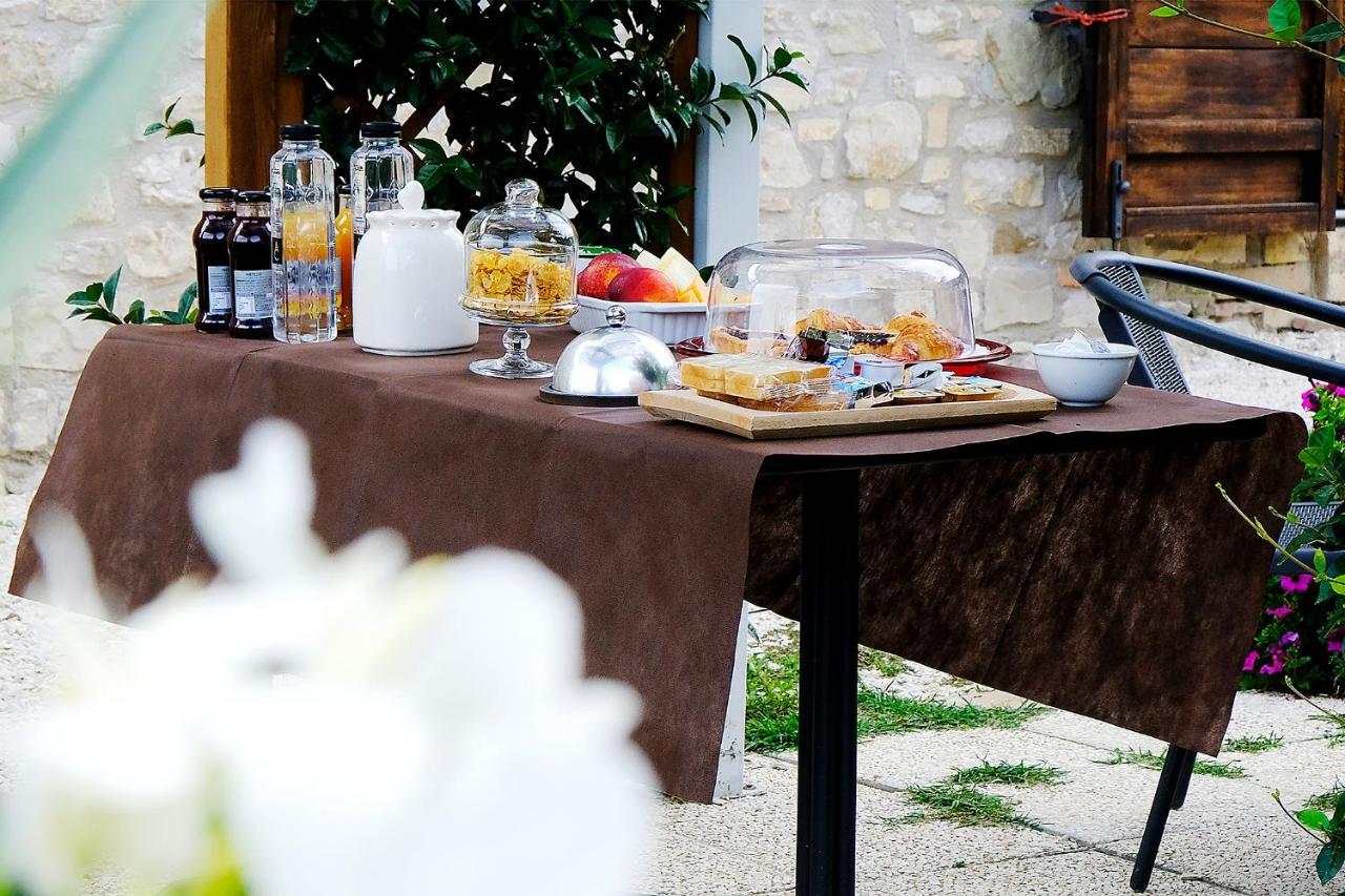 Bed and Breakfast Casale Le Orme Todi Exterior foto